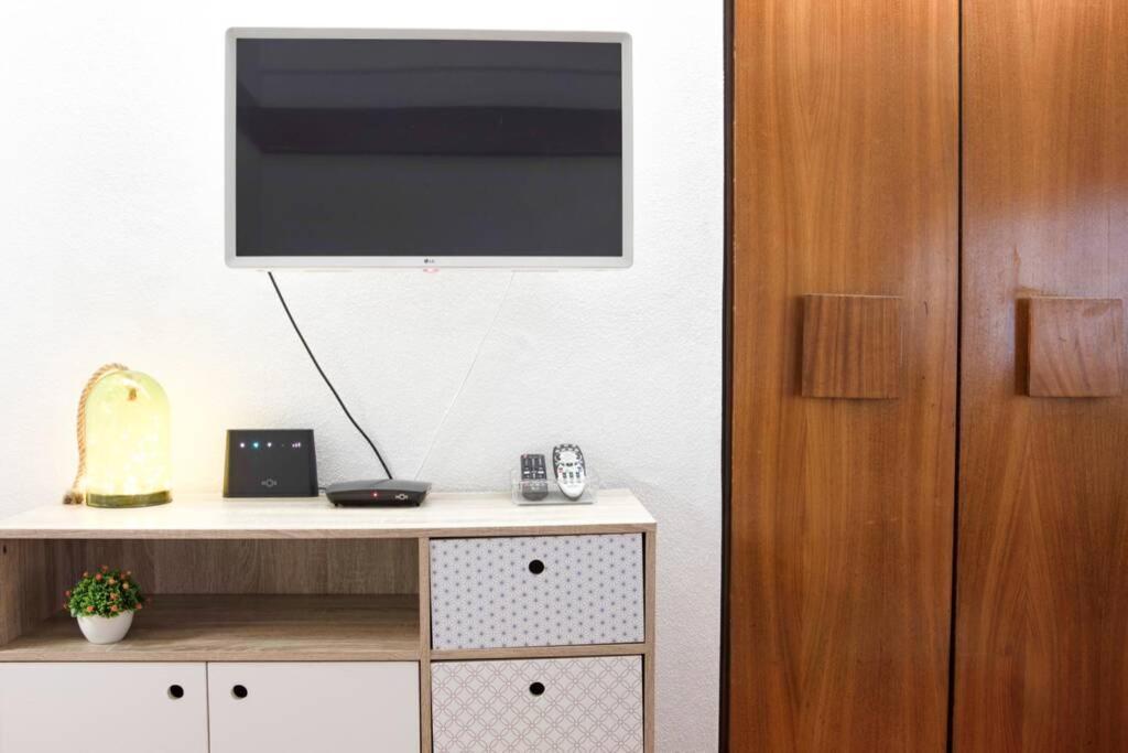 Estudio Vista Mar Com A/C E Acesso Privado A Praia Apartment เซซิมบรา ภายนอก รูปภาพ